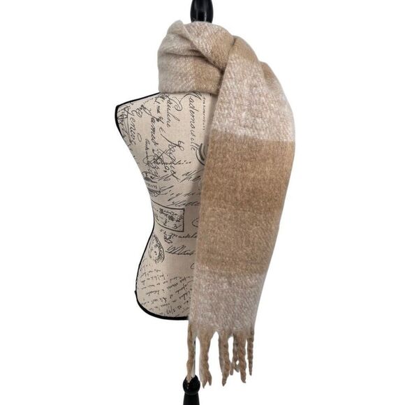 Steve‎ Madden Tassel Scarf Cream/Tan One Size NWT - Picture 7 of 10